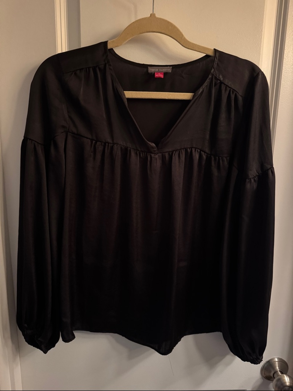 Vince Camuto Black Satin V-Neck Long-Sleeve Blouse